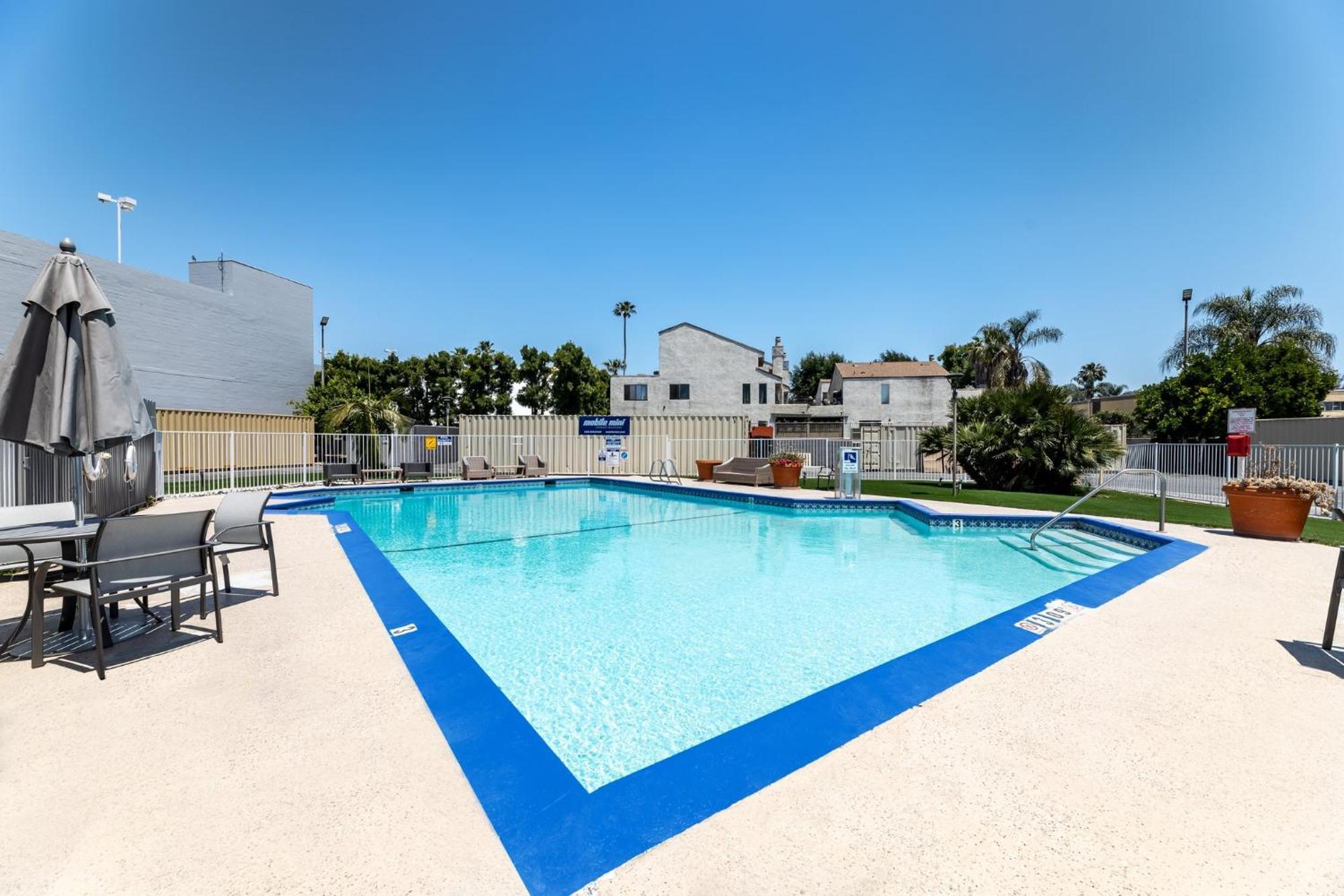 Holiday Inn Express Van Nuys By Ihg Los Angeles Extérieur photo
